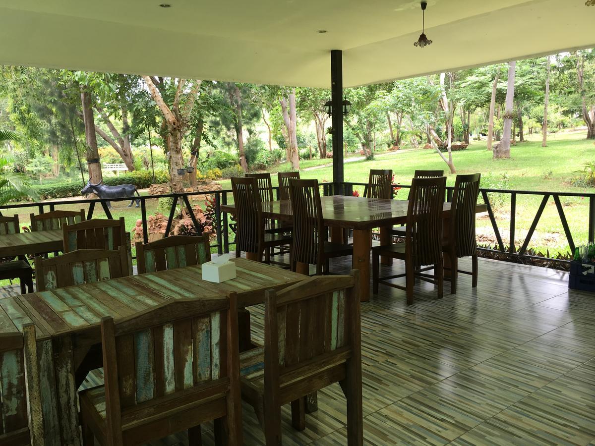 Baanraisooksangchan Kaeng Kachan Exterior foto