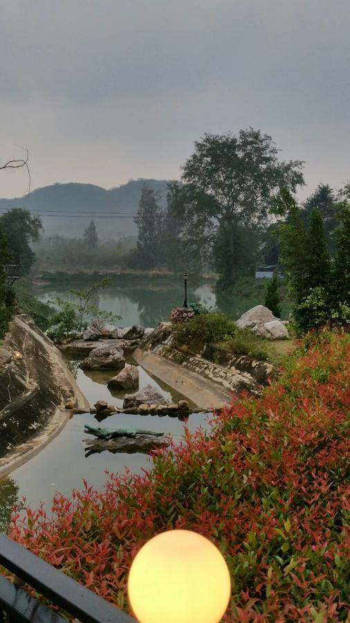 Baanraisooksangchan Kaeng Kachan Exterior foto