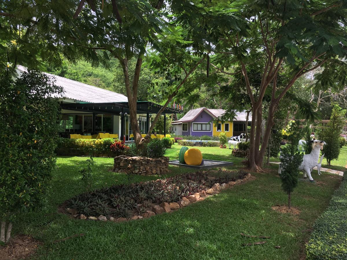 Baanraisooksangchan Kaeng Kachan Exterior foto