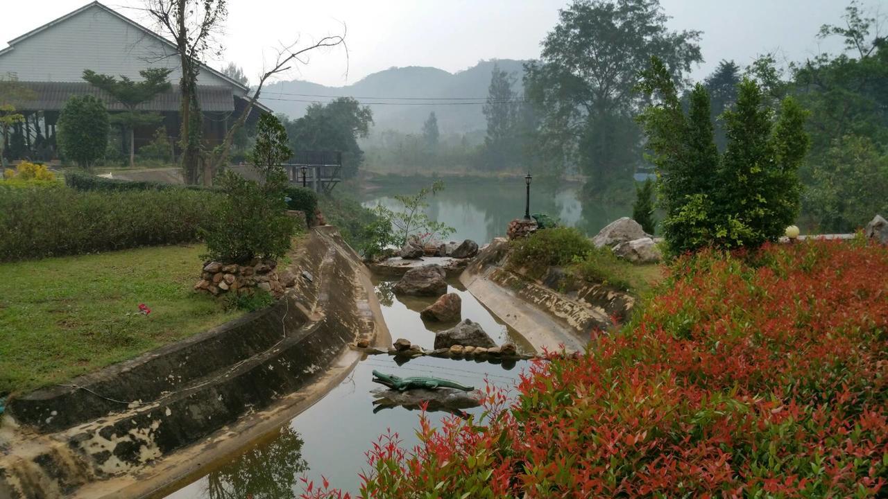 Baanraisooksangchan Kaeng Kachan Exterior foto